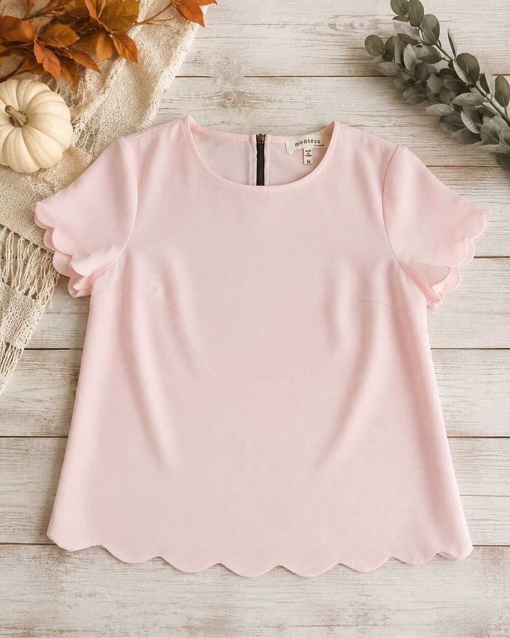 Monteau Los Angeles Women’s Medium Blush Pink Scallop Hem Short Sleeve Blouse